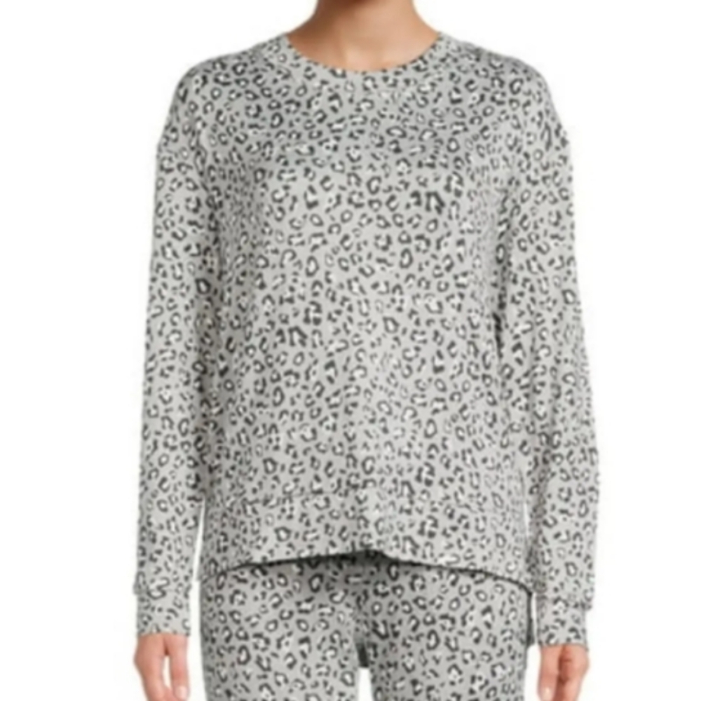 🦄Secret Treasures Gray Leopard Print Long Sleeve Top Large 22" Pit And Stretch